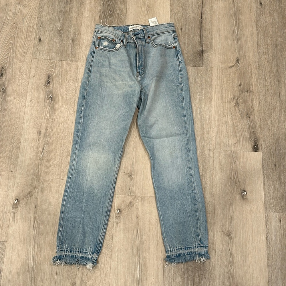 Abercrombie & Fitch High Rise Mom Jean